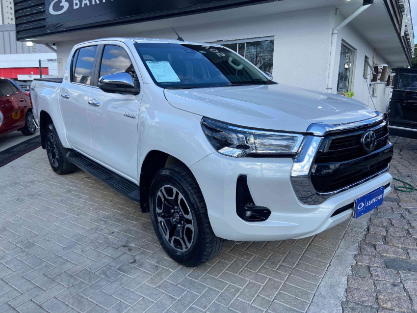 toyota hilux 2.8 d-4d turbo diesel cd srx 4x4 automatico 4p 20242