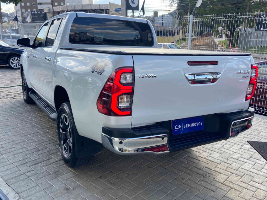 toyota hilux 2.8 d-4d turbo diesel cd srx 4x4 automatico 4p 20246