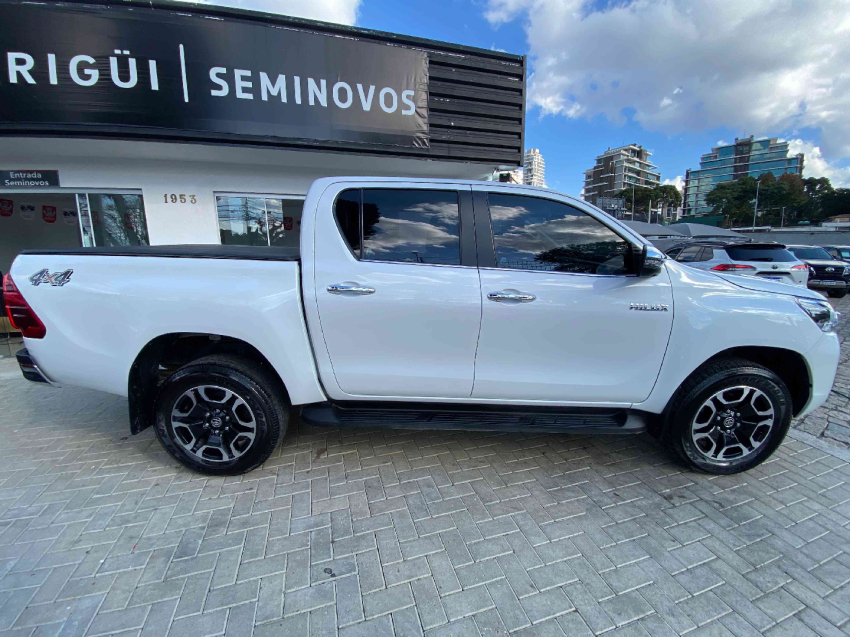 toyota hilux 2.8 d-4d turbo diesel cd srx 4x4 automatico 4p 20243
