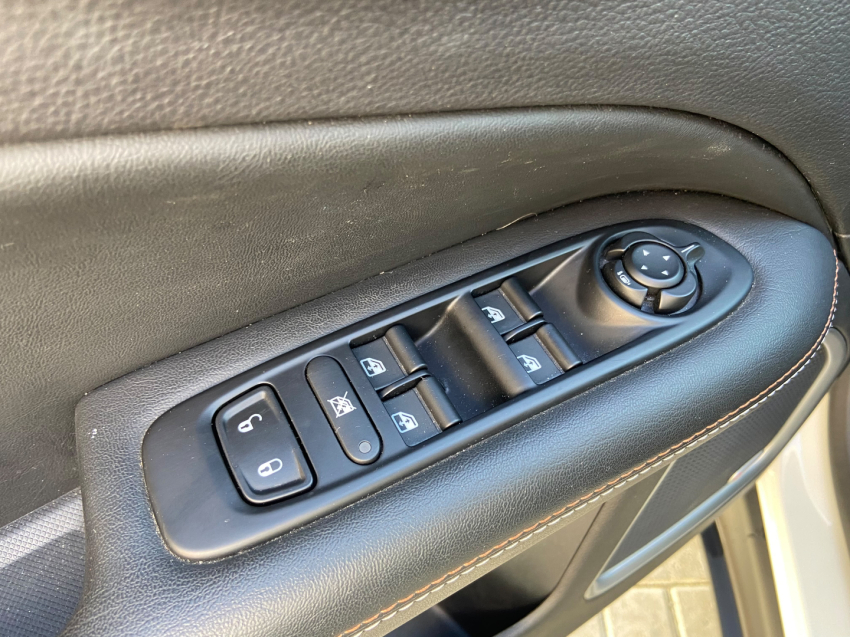 jeep compass 2.0 16v flex longitude automatico 4p 201910