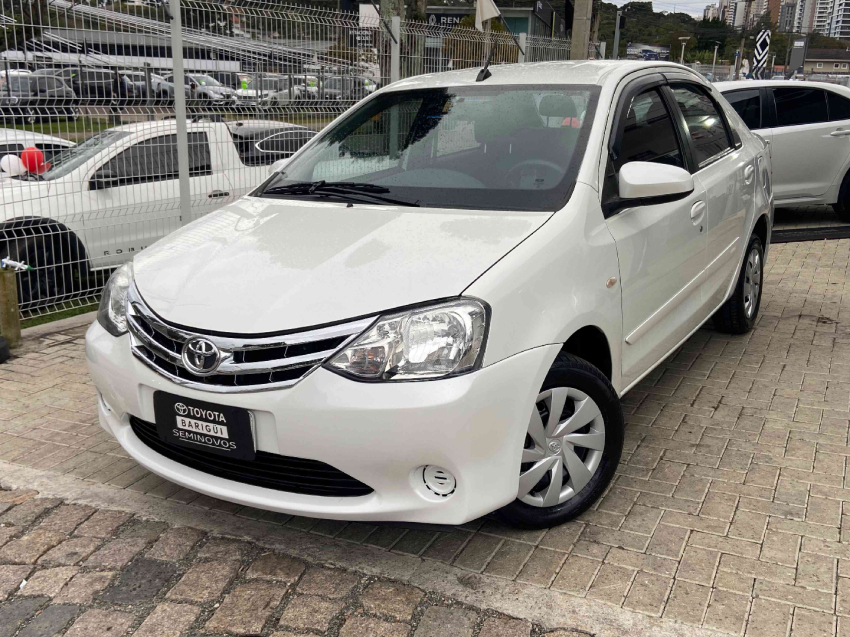 toyota etios 1.5 xs sedan 16v flex 4p automatico 2017