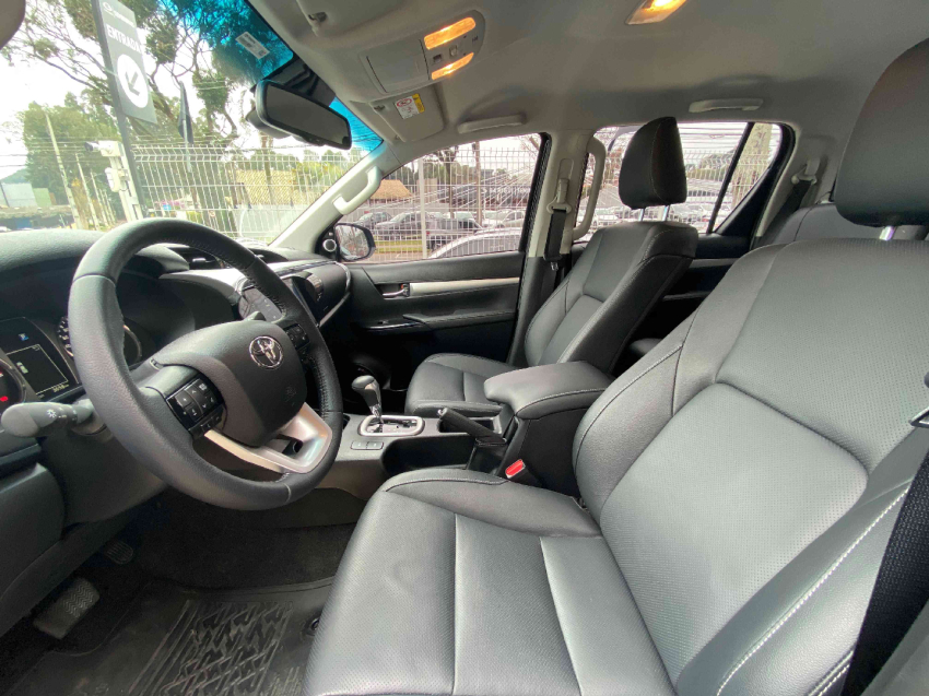 toyota hilux 2.8 d-4d turbo diesel cd srx 4x4 automatico 4p 202511