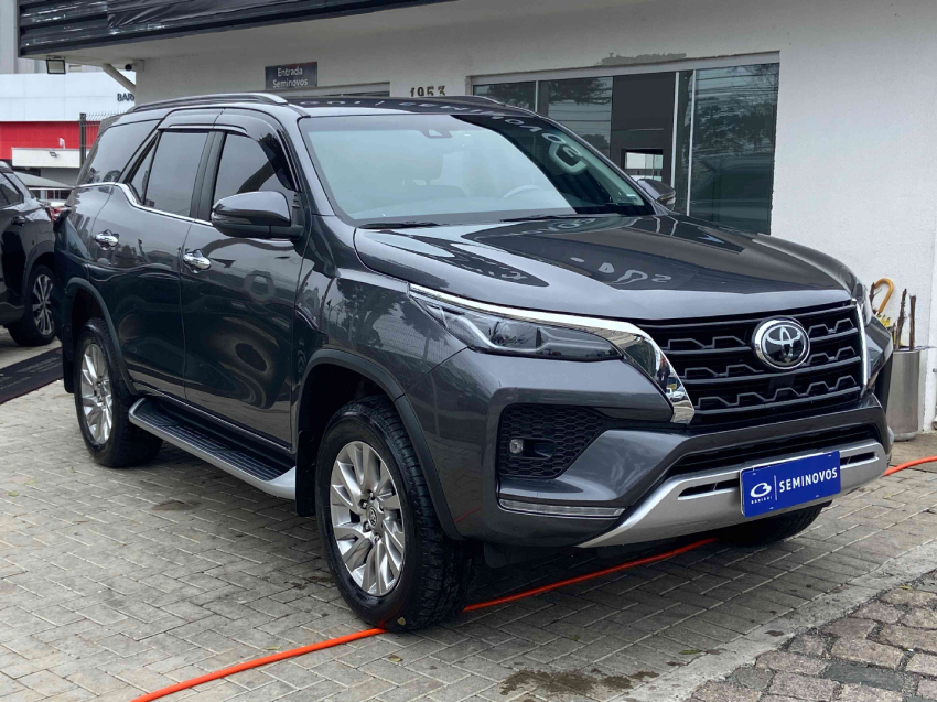 toyota hilux sw4 2.8 d-4d turbo diesel srx 4x4 automatico 4p 20212
