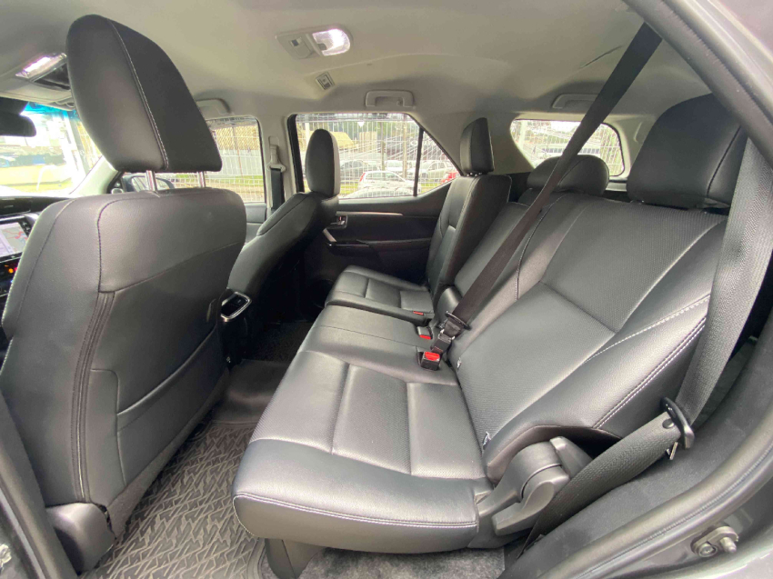 toyota hilux sw4 2.8 d-4d turbo diesel srx 4x4 automatico 4p 20218