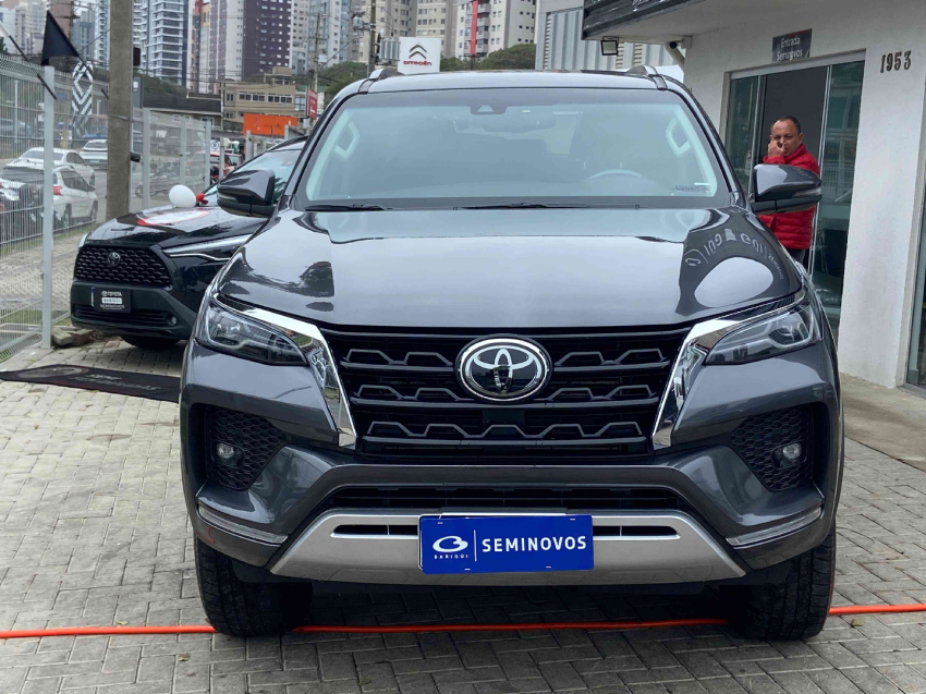 toyota hilux sw4 2.8 d-4d turbo diesel srx 4x4 automatico 4p 20211