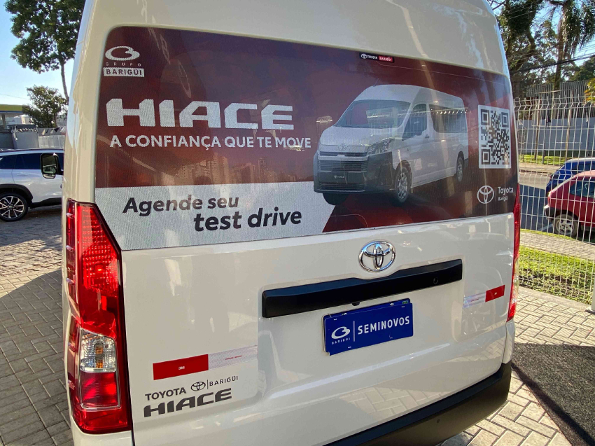 toyota hiace 2.8 d-4d turbo diesel minibus 15+1 dx automatico 4p 202519