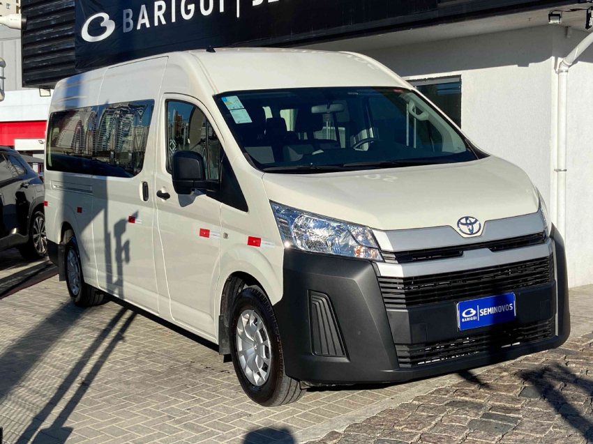 toyota hiace 2.8 d-4d turbo diesel minibus 15+1 dx automatico 4p 20252