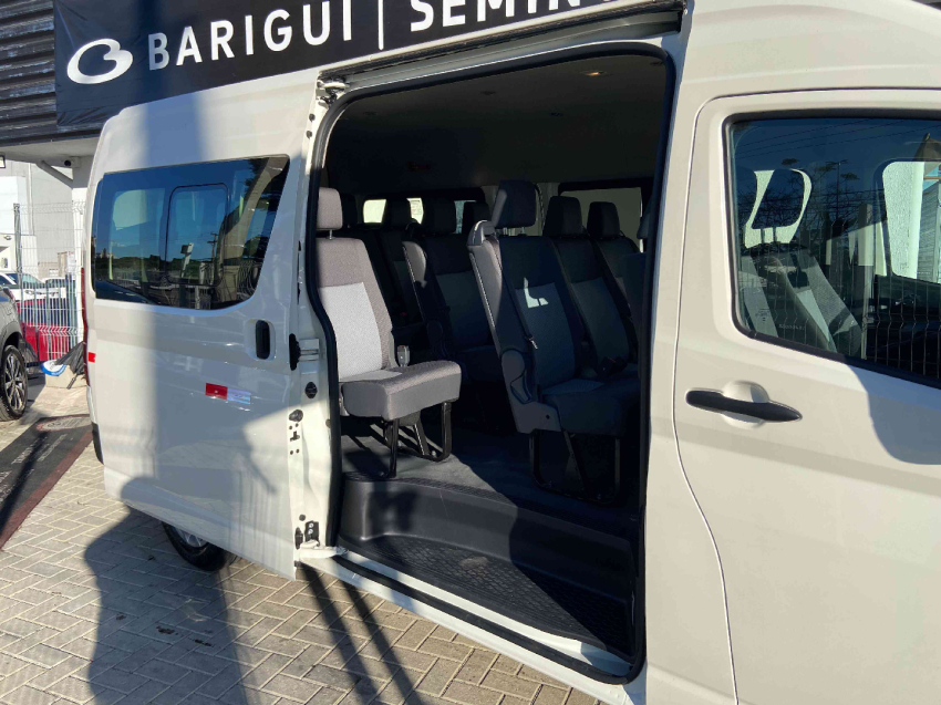 toyota hiace 2.8 d-4d turbo diesel minibus 15+1 dx automatico 4p 20254