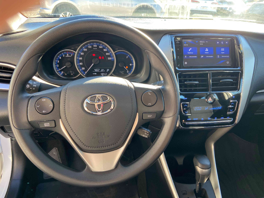 toyota yaris 1.5 16v flex xl plus connect multidrive 4p automatico 202215