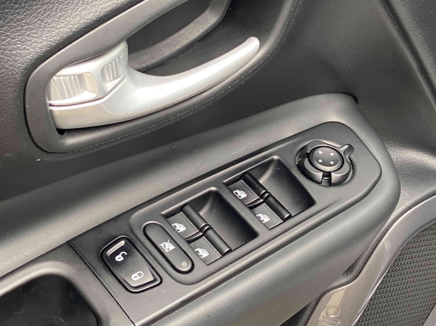 jeep renegade 1.3 t270 turbo flex longitude at6 4p automatico 202310