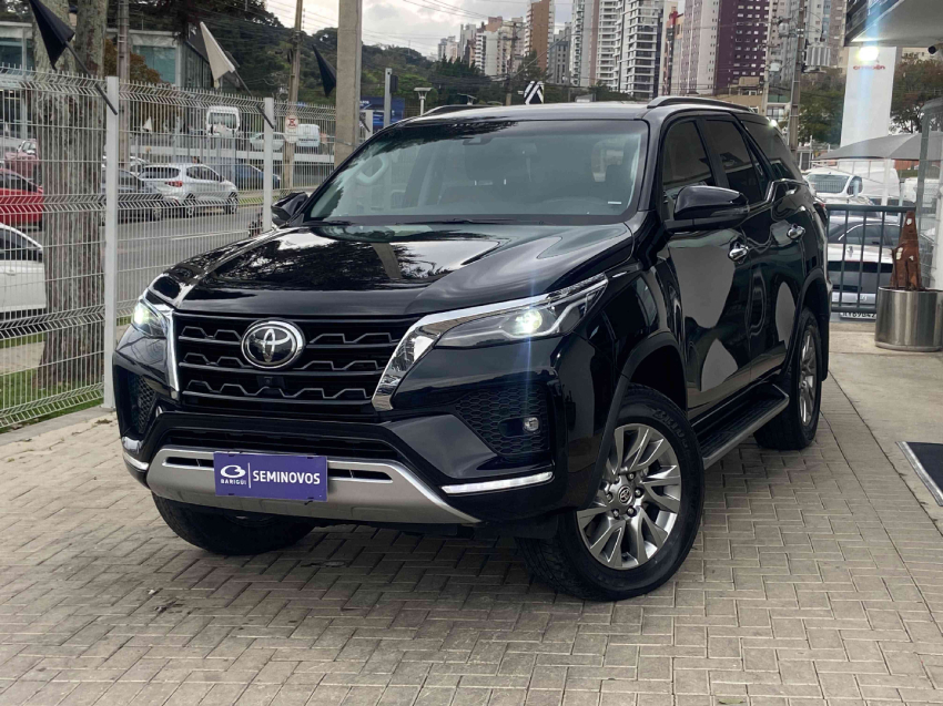 toyota hilux sw4 2.8 d-4d turbo diesel srx 4x4 automatico 4p 2024