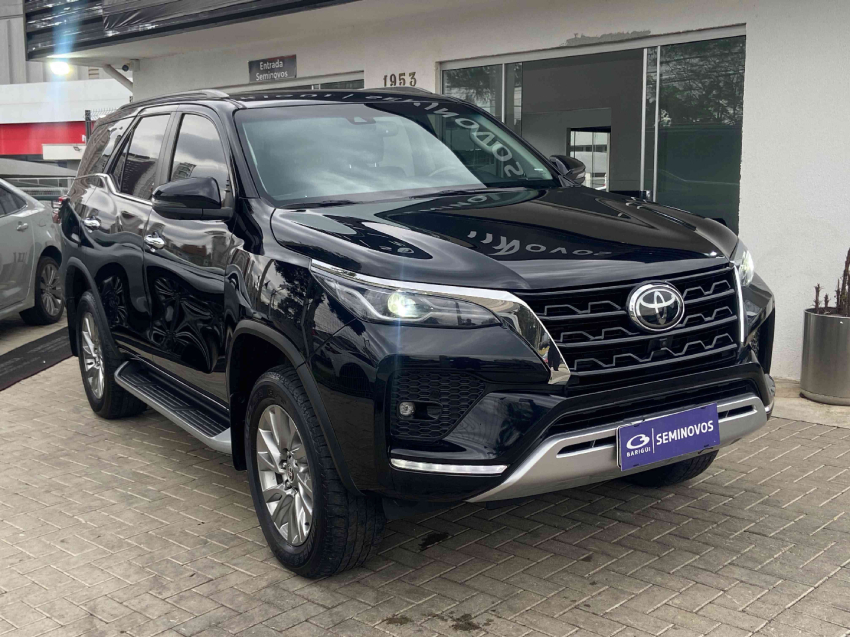 toyota hilux sw4 2.8 d-4d turbo diesel srx 4x4 automatico 4p 20242