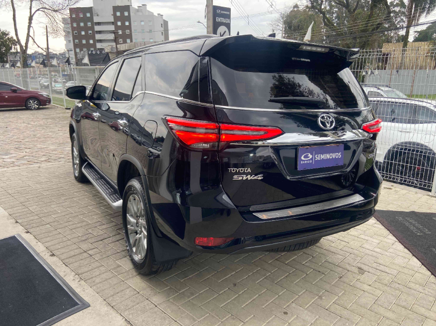 toyota hilux sw4 2.8 d-4d turbo diesel srx 4x4 automatico 4p 20246