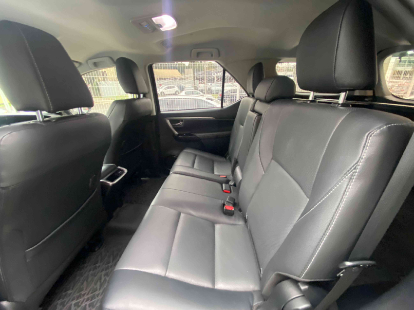 toyota hilux sw4 2.8 d-4d turbo diesel srx 4x4 automatico 4p 20249