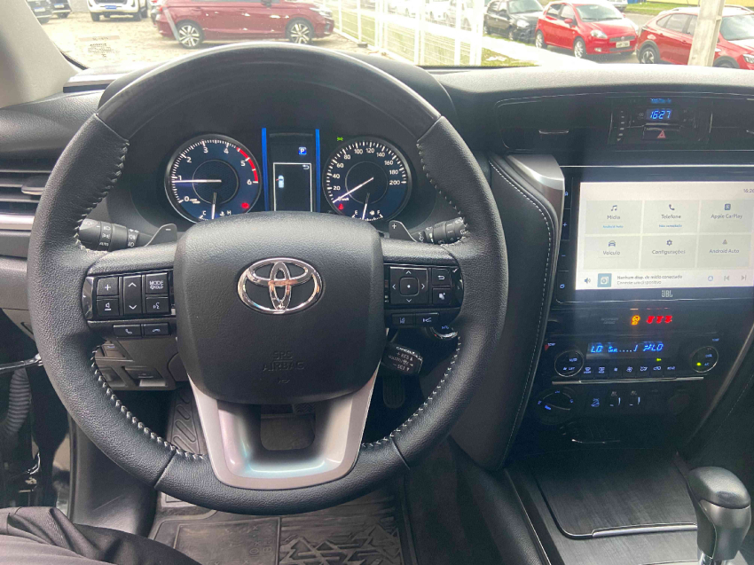 toyota hilux sw4 2.8 d-4d turbo diesel srx 4x4 automatico 4p 202415