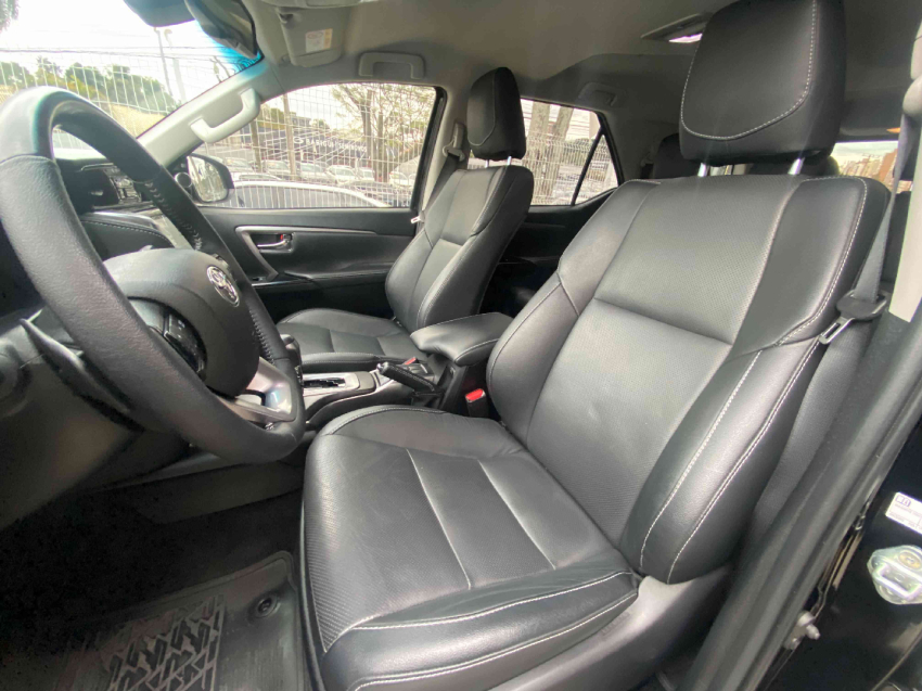 toyota hilux sw4 2.8 d-4d turbo diesel srx 4x4 automatico 4p 202411