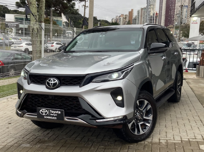toyota hilux sw4 2.8 d-4d turbo diesel srx platinum 4x4 automatico 4p 20240