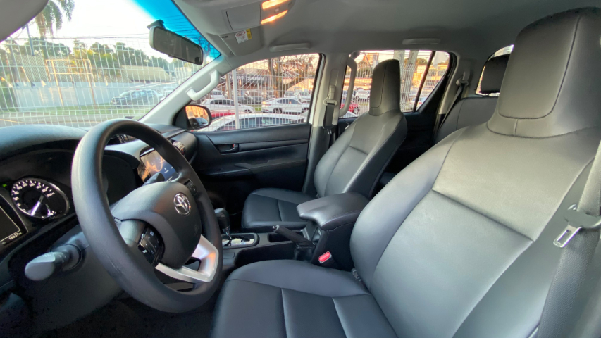 toyota hilux 2.8 d-4d turbo diesel cd power pack 4x4 automatica 4p automatico 20258
