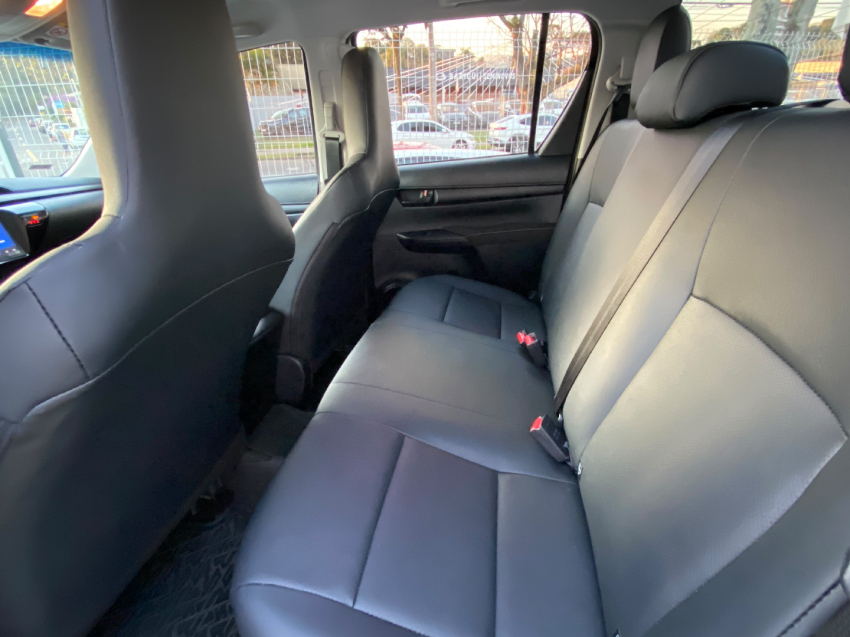 toyota hilux 2.8 d-4d turbo diesel cd power pack 4x4 automatica 4p automatico 20259
