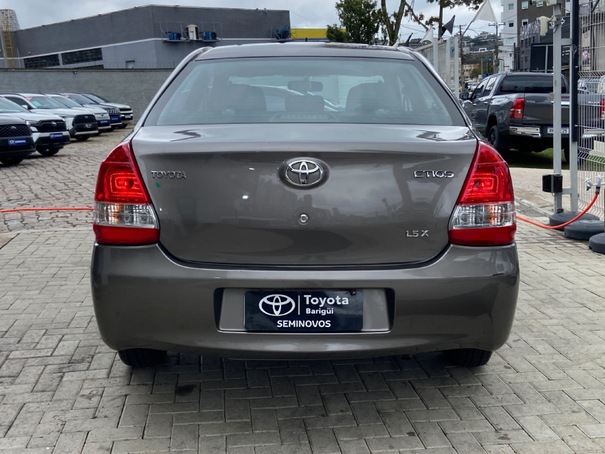 toyota etios 1.5 x sedan 16v flex 4p manual 20175