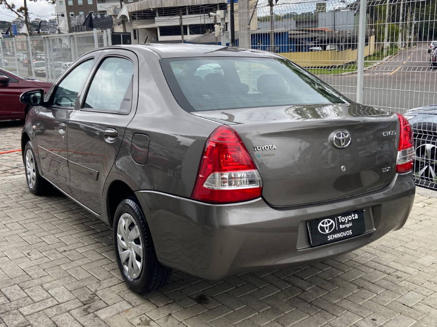 toyota etios 1.5 x sedan 16v flex 4p manual 20176