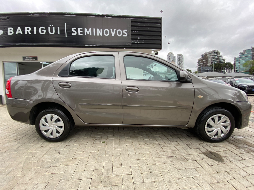 toyota etios 1.5 x sedan 16v flex 4p manual 20173