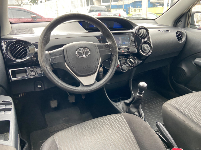 toyota etios 1.5 x sedan 16v flex 4p manual 20178
