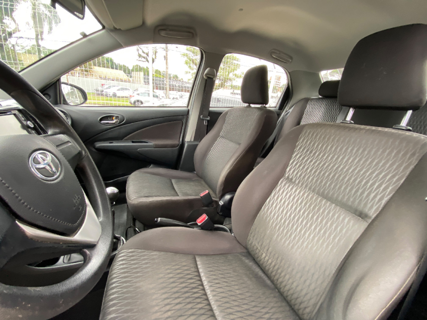 toyota etios 1.5 x sedan 16v flex 4p manual 20179