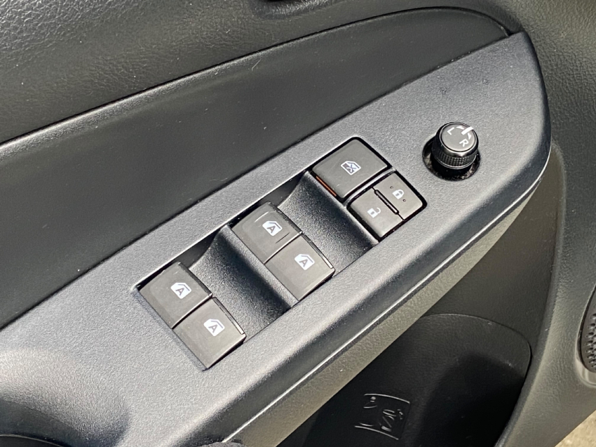 toyota yaris 1.5 16v flex sedan xl manual 4p 20197