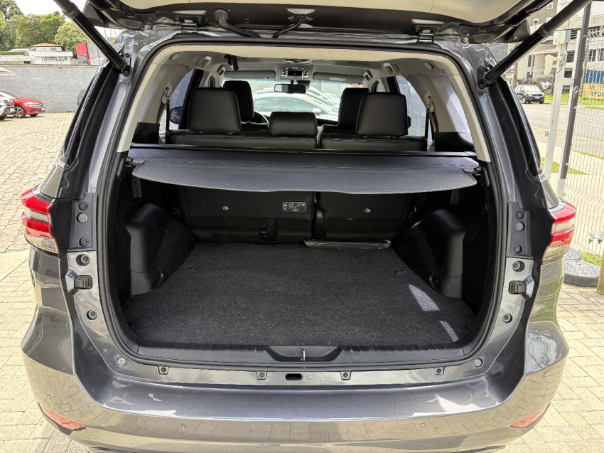 toyota hilux sw4 2.8 d-4d turbo diesel srx 4x4 automatico 4p 20226