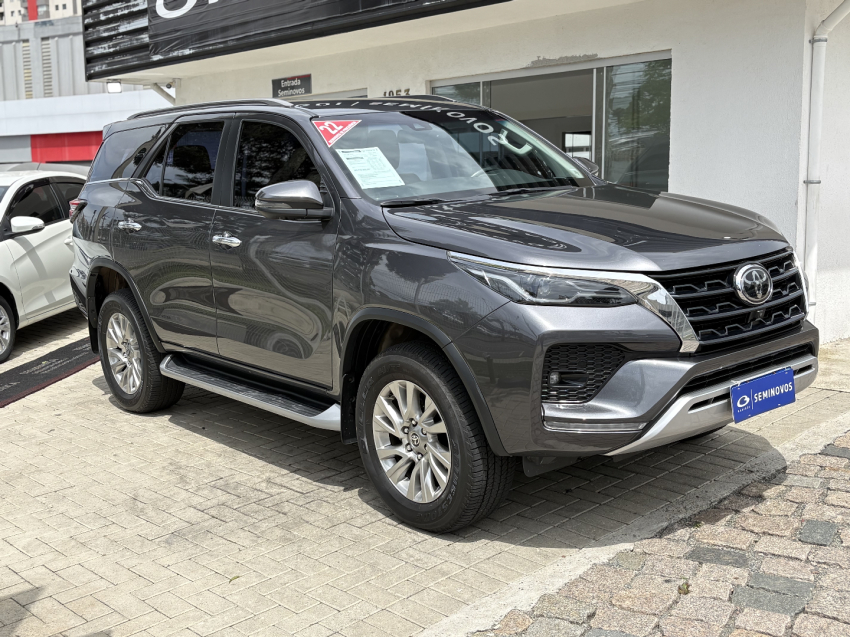 toyota hilux sw4 2.8 d-4d turbo diesel srx 4x4 automatico 4p 20222