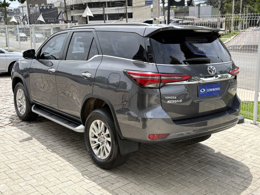 toyota hilux sw4 2.8 d-4d turbo diesel srx 4x4 automatico 4p 20227