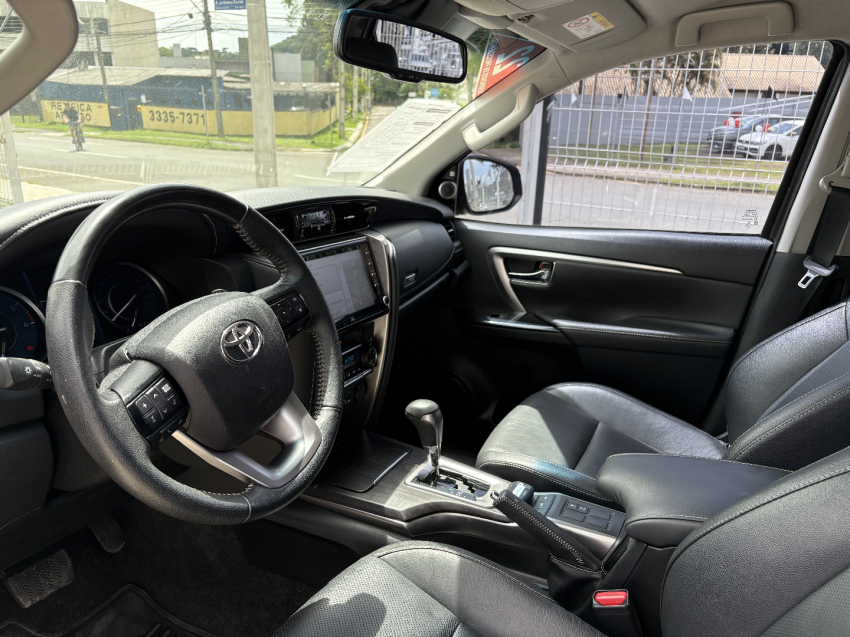 toyota hilux sw4 2.8 d-4d turbo diesel srx 4x4 automatico 4p 20229