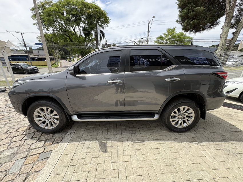 toyota hilux sw4 2.8 d-4d turbo diesel srx 4x4 automatico 4p 20228