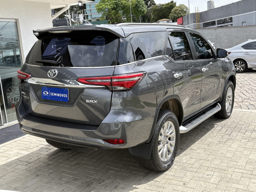 toyota hilux sw4 2.8 d-4d turbo diesel srx 4x4 automatico 4p 20224