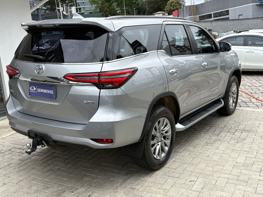 toyota hilux sw4 2.8 d-4d turbo diesel srx 4x4 automatico 4p 20224