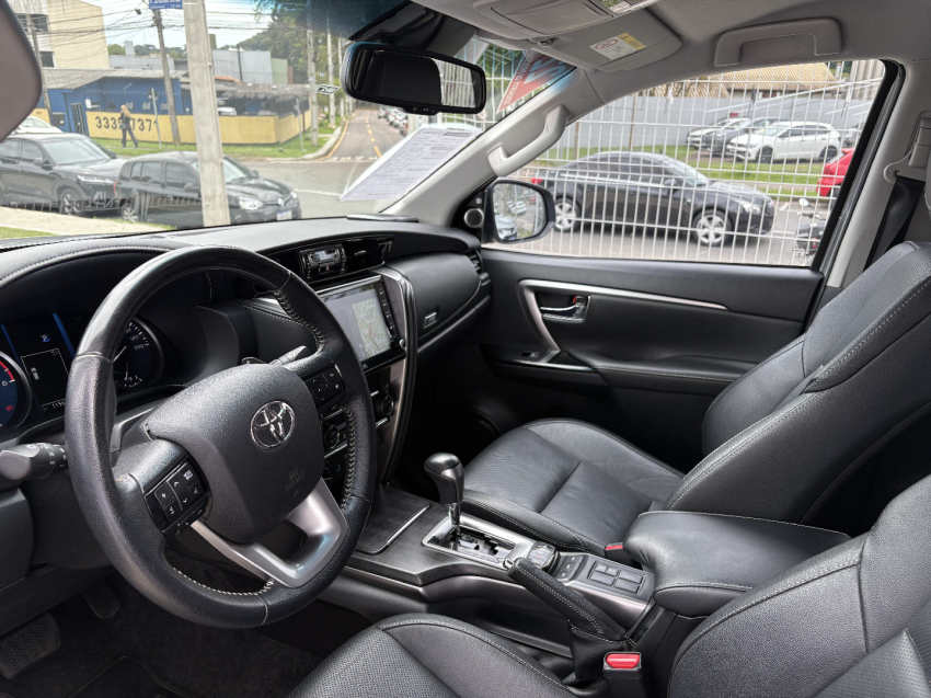 toyota hilux sw4 2.8 d-4d turbo diesel srx 4x4 automatico 4p 20227
