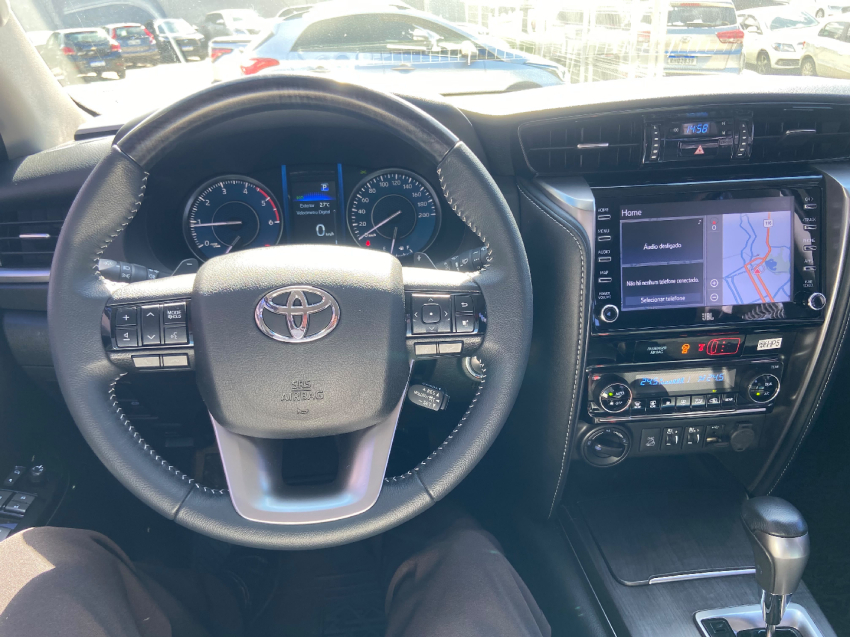 toyota hilux sw4 2.8 d-4d turbo diesel srx 4x4 automatico 4p 202213