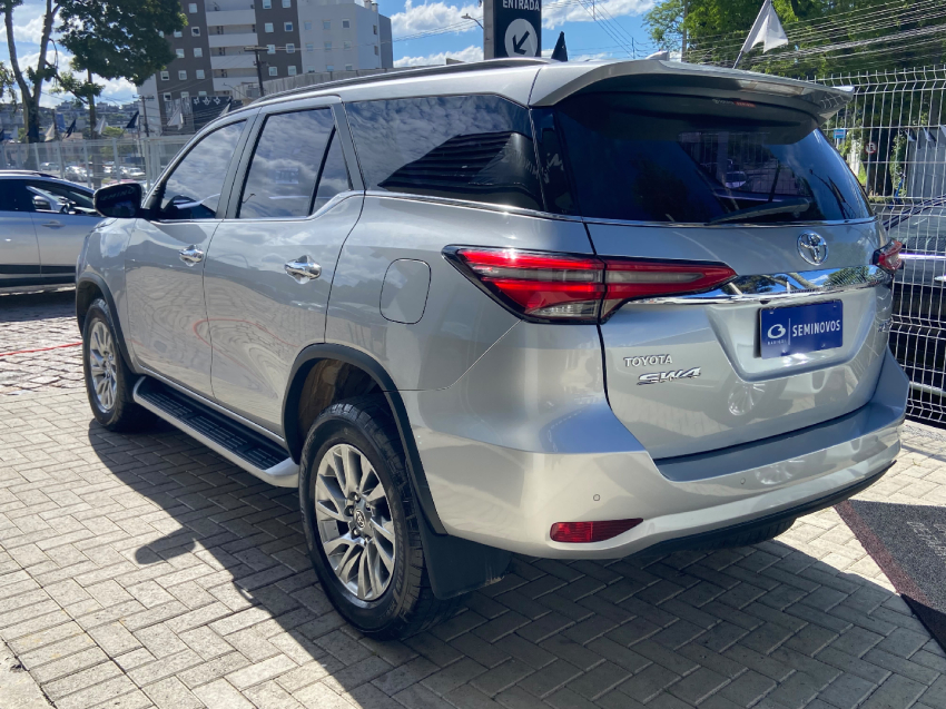toyota hilux sw4 2.8 d-4d turbo diesel srx 4x4 automatico 4p 20226
