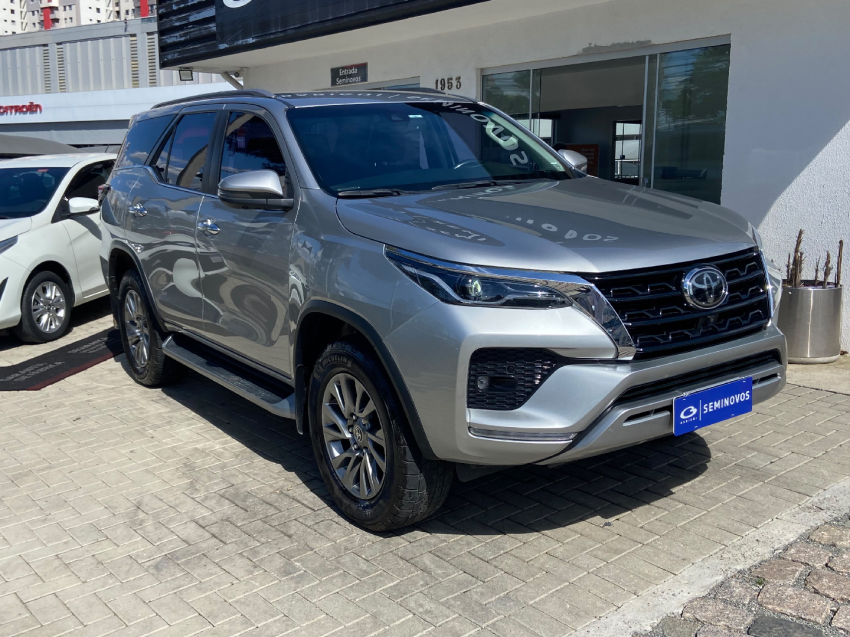 toyota hilux sw4 2.8 d-4d turbo diesel srx 4x4 automatico 4p 20222