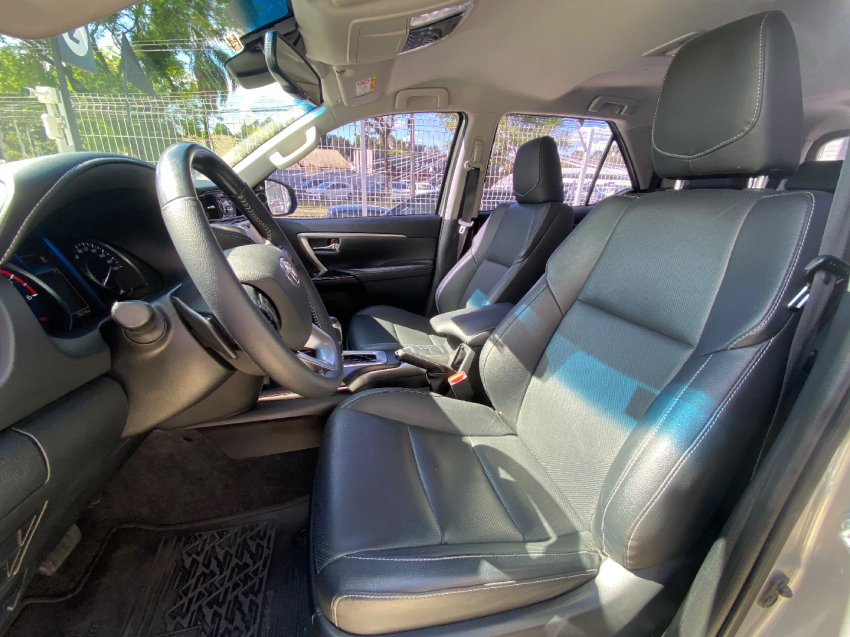 toyota hilux sw4 2.8 d-4d turbo diesel srx 4x4 automatico 4p 20228