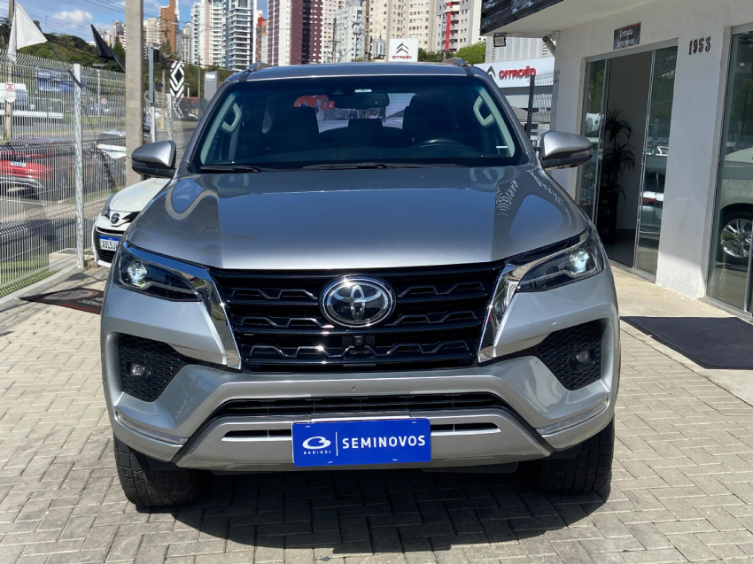 toyota hilux sw4 2.8 d-4d turbo diesel srx 4x4 automatico 4p 20221
