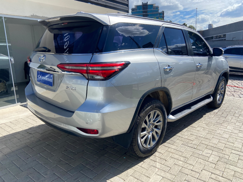 toyota hilux sw4 2.8 d-4d turbo diesel srx 4x4 automatico 4p 20224