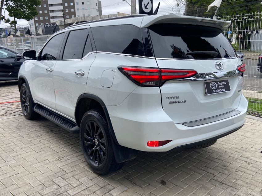 toyota hilux sw4 2.8 d-4d turbo diesel srx 4x4 automatico 4p 20247