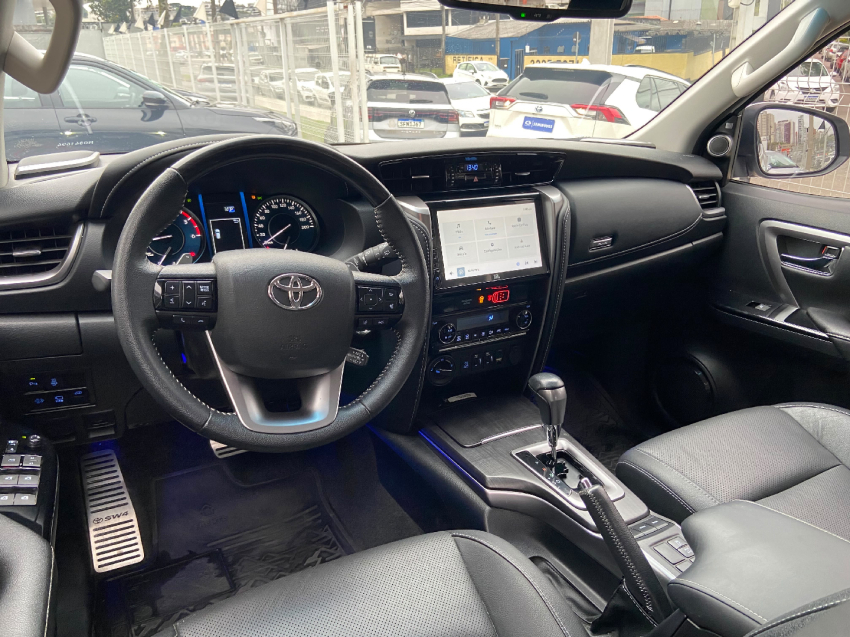 toyota hilux sw4 2.8 d-4d turbo diesel srx 4x4 automatico 4p 20249