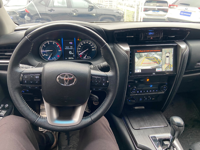 toyota hilux sw4 2.8 d-4d turbo diesel srx 4x4 automatico 4p 202419