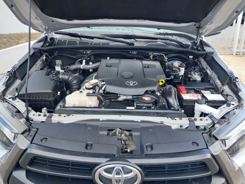 toyota hilux 2.8 d-4d turbo diesel cd power pack 4x4 manual 4p 202314