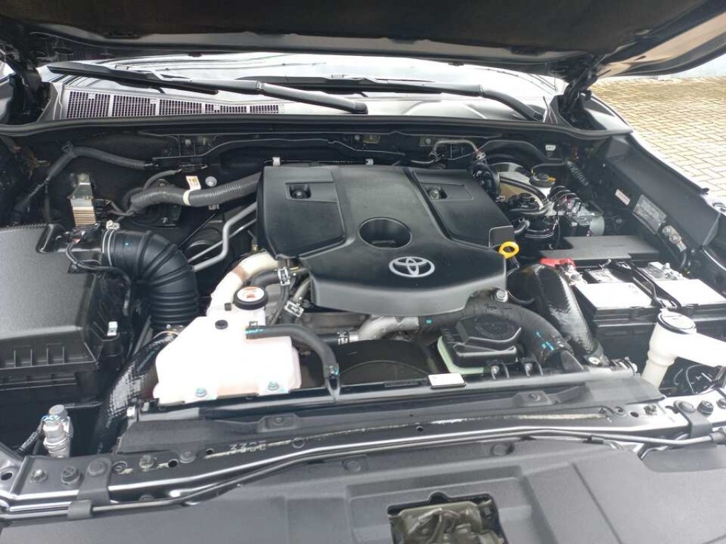toyota hilux 2.8 d-4d turbo diesel cd srv 4x4 automatico 4p 2022