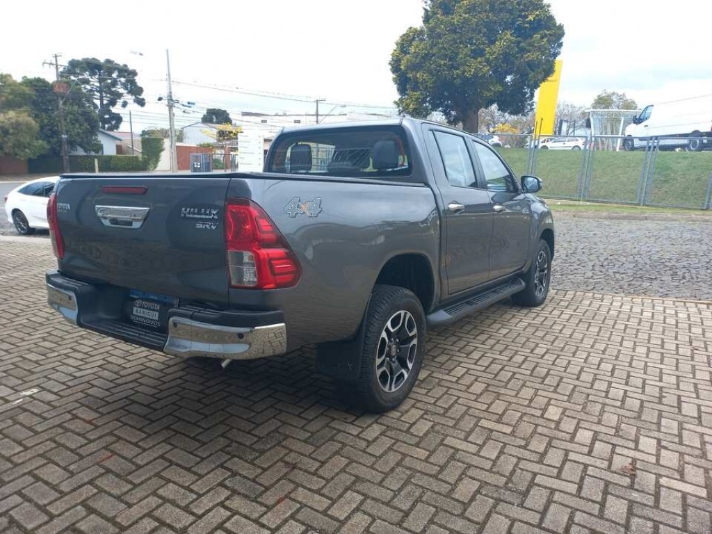 toyota hilux 2.8 d-4d turbo diesel cd srv 4x4 automatico 4p 2022
