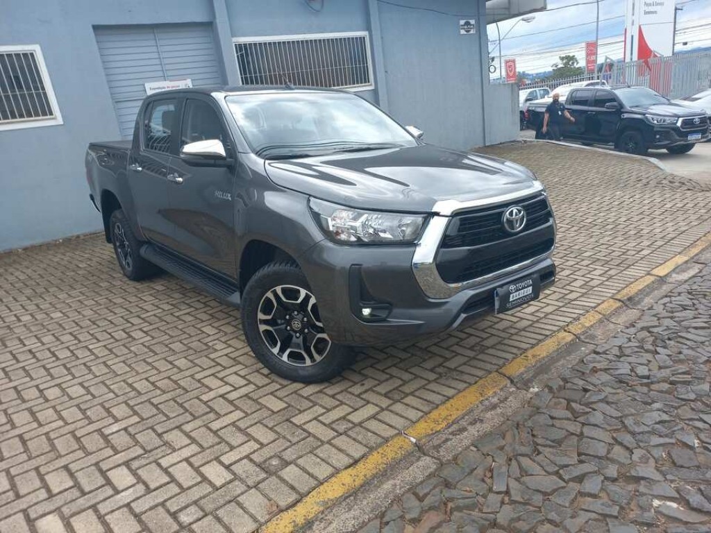 toyota hilux 2.8 d-4d turbo diesel cd srv 4x4 automatico 4p 2022